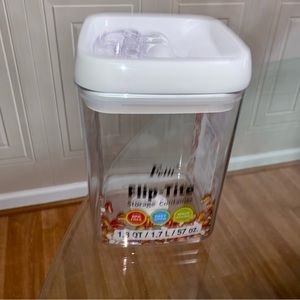 - Brand New felli Plip-Tite Storage Container 1.8 Qt/1.7 L/57 Oz.